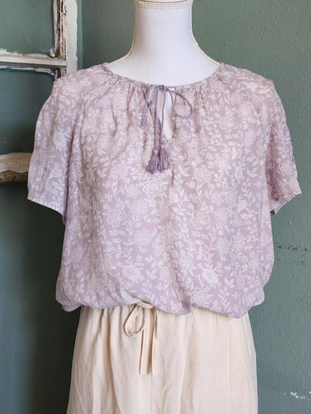 Women's Light Purple Floral Top Size Large with tassel tie